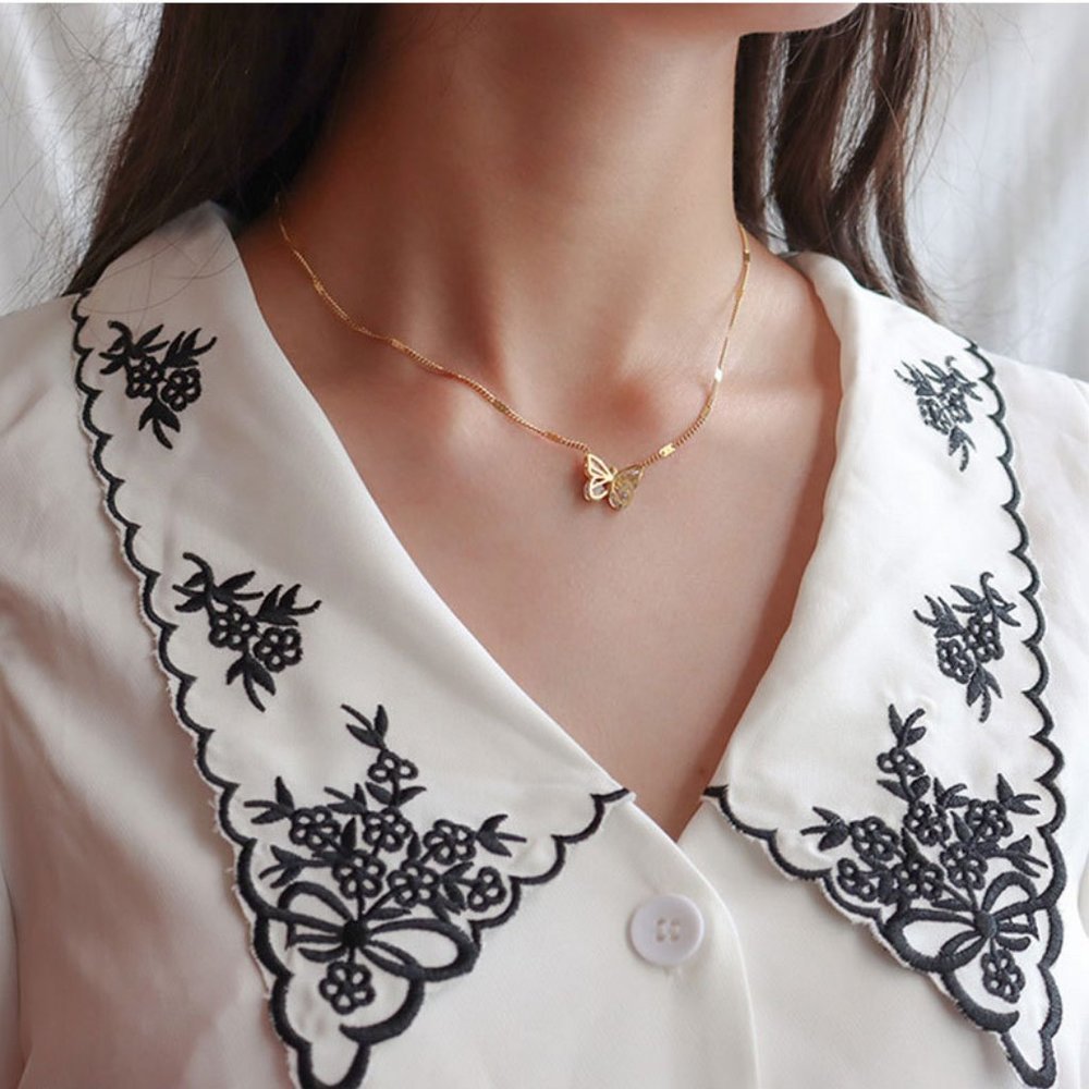 NEW 18K Gold Plated Diamond Butterfly Necklace - Picture 2 of 8